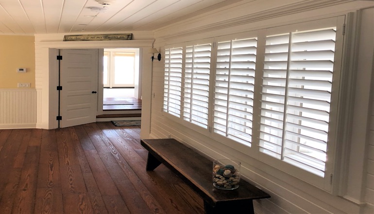 Faux wood plantation shutters in Bluff City